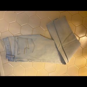 Light Washed American Eagle Skinny Jean